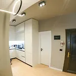 Roza's Center דירה טיראנה
