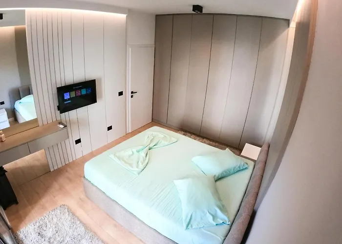 Roza's Center Apartment Tirana