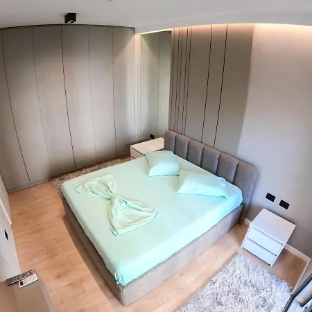 Roza's Center Daire Tiran