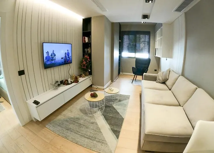 Roza's Center 公寓 地拉那