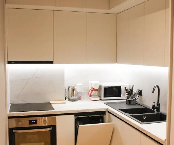 Roza's Center